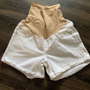 Maternity shorts woman
